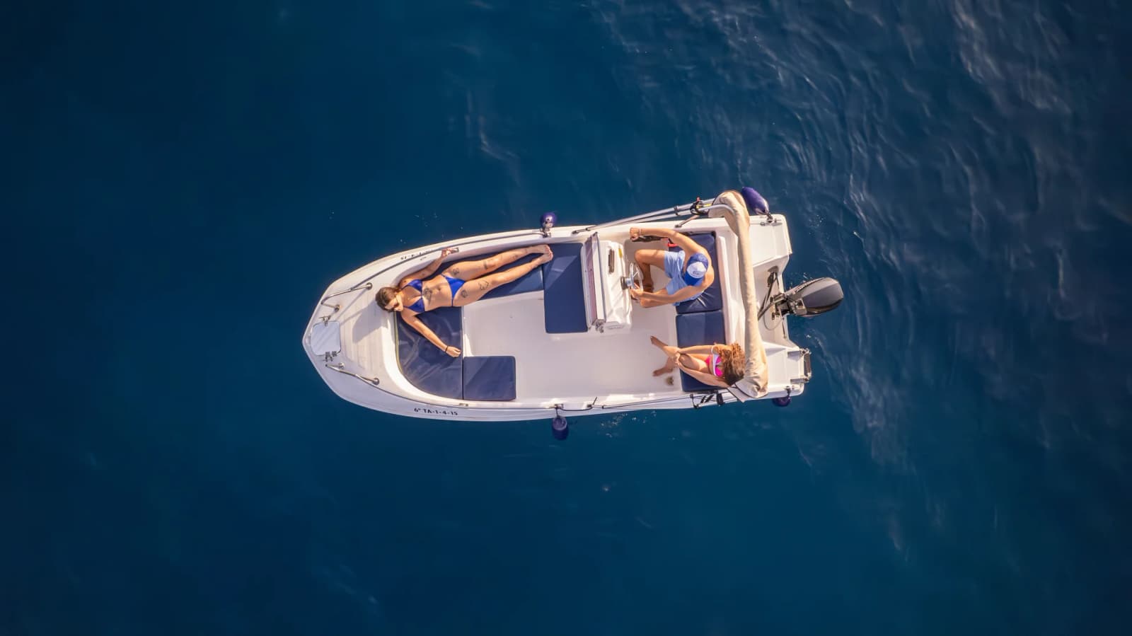 Barco sin licencia en Roses — Marine Brezze 450